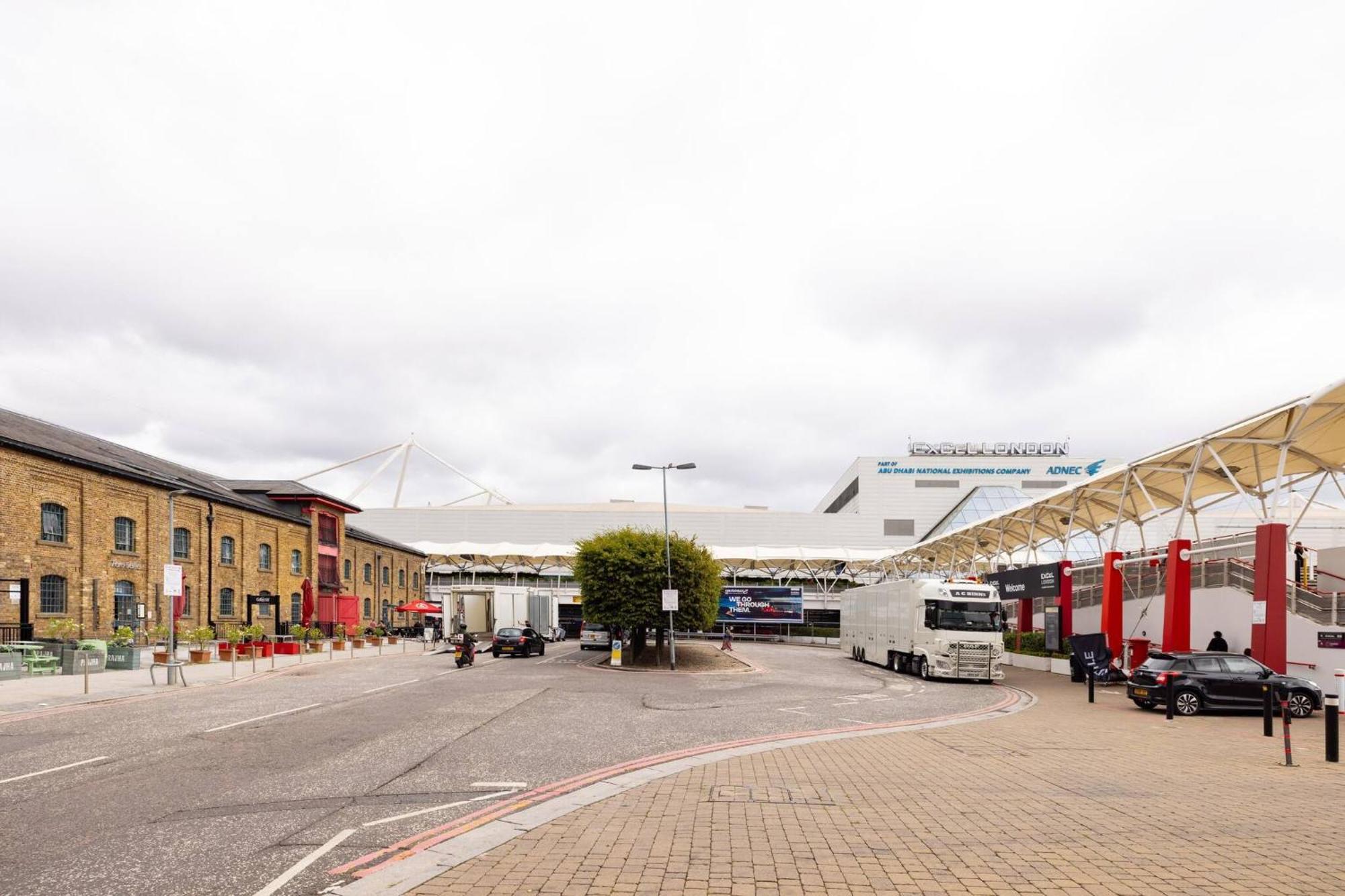 Wild Roses Serviced Apartments - Excel Warehouse 2 Londra Exterior foto